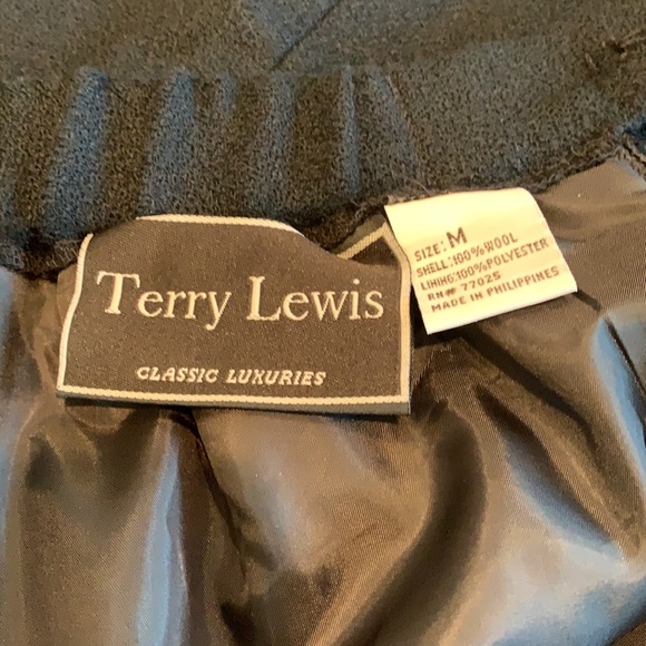Terry Lewis Classic Luxuries Black Wool Skirt NWT - Picture 4 of 4